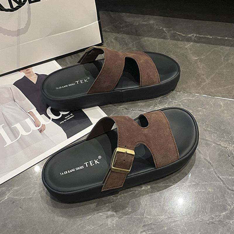 Wearing cool slippers and soft-soled slippers feels like summer women s new fashionable thick-soled muffin shoes 35