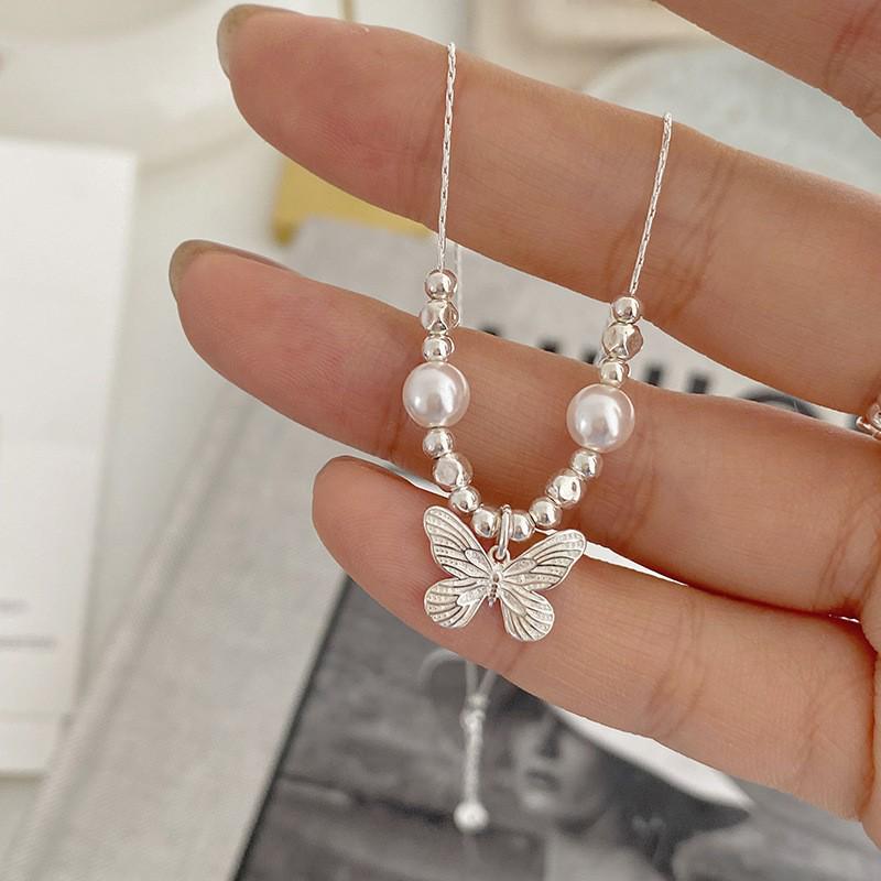 Elegant Irregular Butterfly Pearl Choker Necklace for Women - Trendy Light Luxury Clavicle Chain