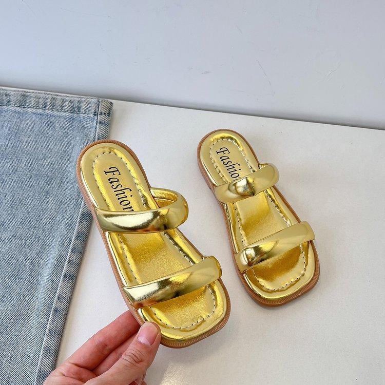 

Children s Internet celebrity beach shoes girls summer girls shoes 2025 summer new casual silver cool slippers 35 золотой