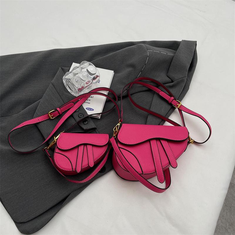 

Bag Women s Versatile Premium Saddle Bag Women s 2025 New Korean Edition Fashion Shoulder Bag Trend Messenger Bag Small
