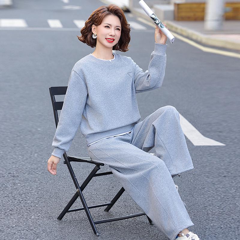 

Mom s Stylish Spring Sports Set: Youthful Faux Two-Piece Hoodie & Wide-Leg Pants for Middle-Aged & Elderly Women, Loose Fit. L [115-130 kg] серый