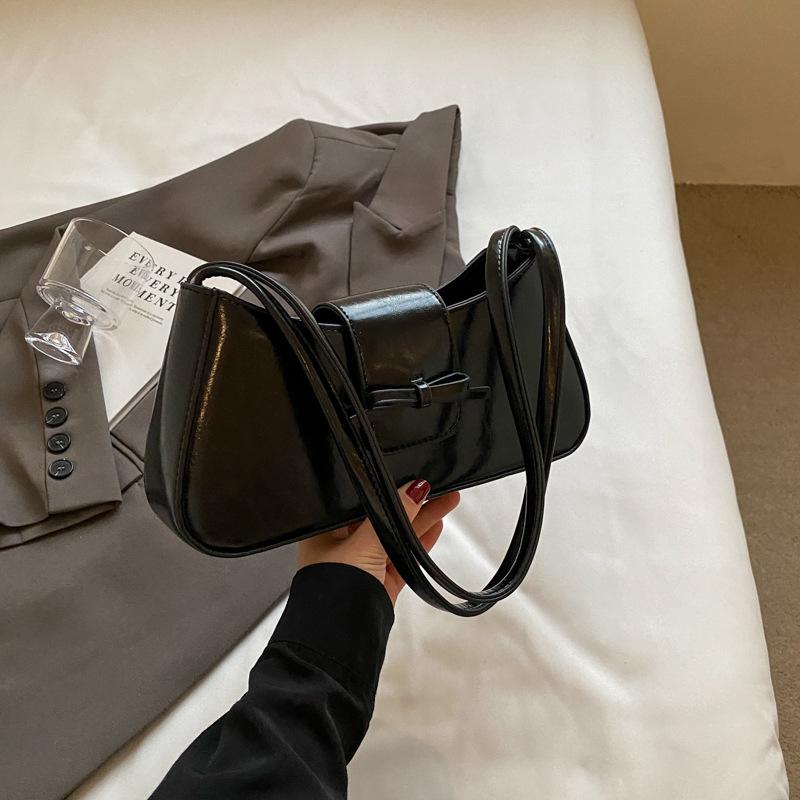 

Premium bow handbag niche underarm bag 2025 new temperament commuter versatile shoulder bag women чёрный