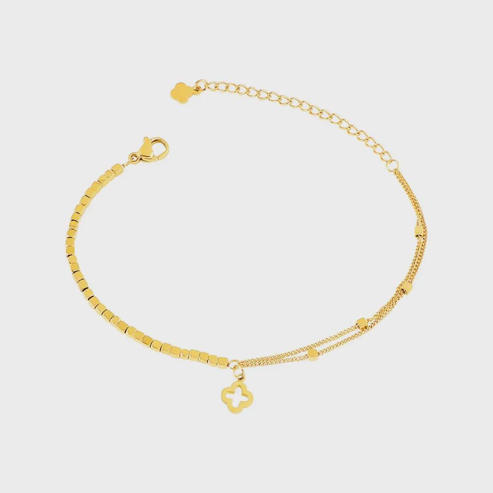 Stilvolles silbernes vierblättriges Kleeblatt-Armband: Leichter Luxus, Edelstahl, lichtecht, vielseitiges Design