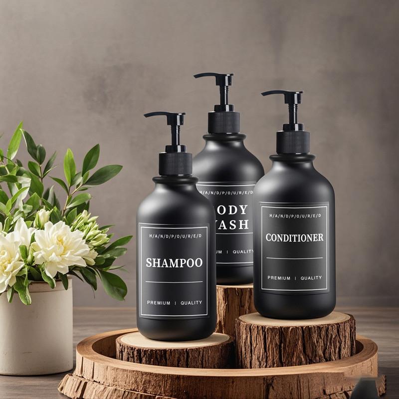 500ml Matte Black Lotion Bottle Plastic Refillable Bottle with Labels Wall-mounted Lotion Bottle Holder Shampoo Conditioner