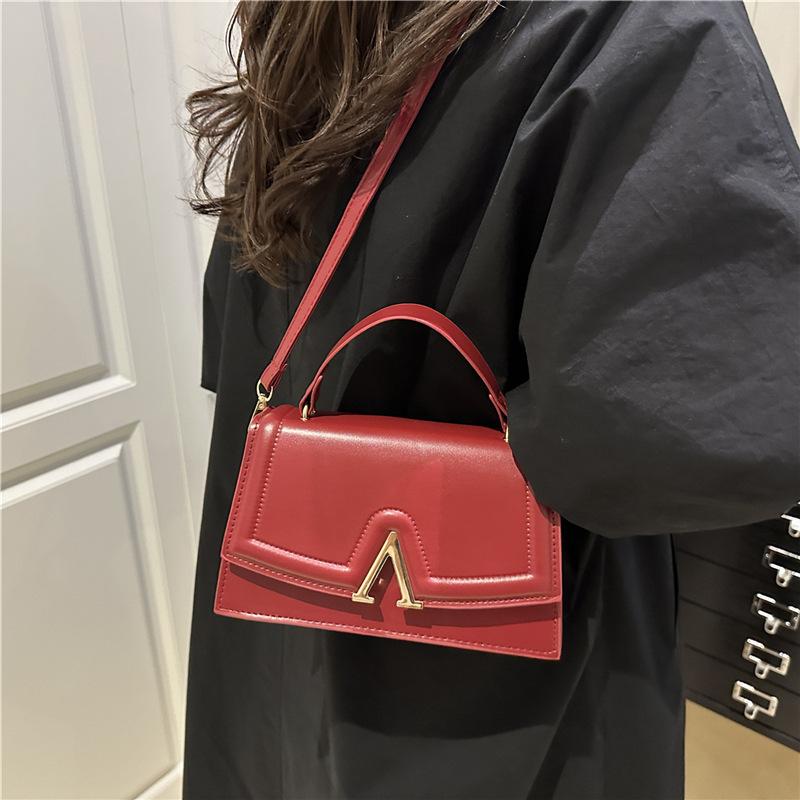 French Letter Fashion Texture Portable Small Square Bag 2025 Casual New Women's Shoulder Underarm Bag Messenger Bag