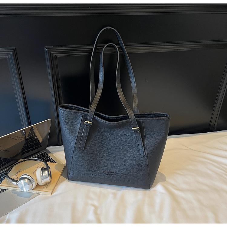 

Атмосферная текстурная сумка для通勤, новая сумка на одно плечо/подмышку, темпераментная простая сумка-тоут, весна-лето