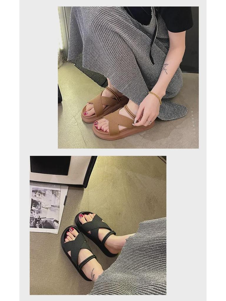 Chinelos de Plataforma de Verão Femininos - Sandálias Rasteiras Casuais Elegantes com Solas Grossas e Design Floral Elegante.