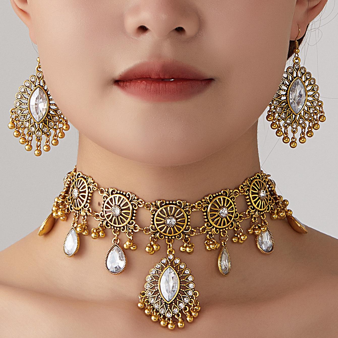 Indian Ethnic Style Gemstone Beaded Jewelry Set - Necklace & Earrings белый