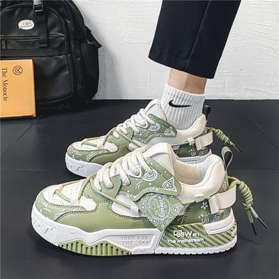 Wiosenne męskie buty nowe oddychające małe białe buty męskie trend wszechstronna platforma sportowe casualowe buty deskorolkowe modne buty