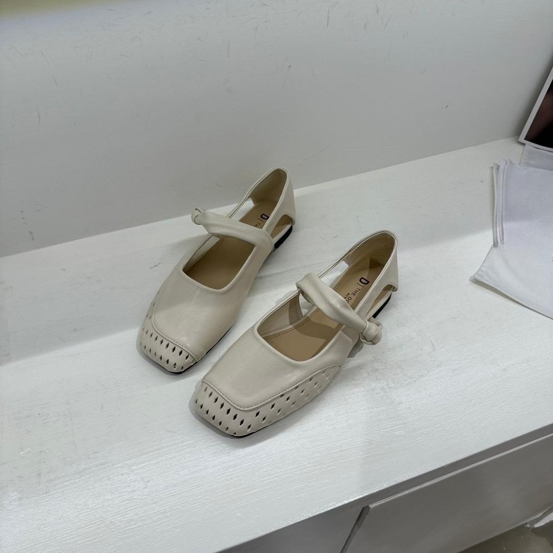 

New Breathable Hollowed-out Flat Single Shoes Square-toed Low-heeled Sandals for Mom 40 бежевий