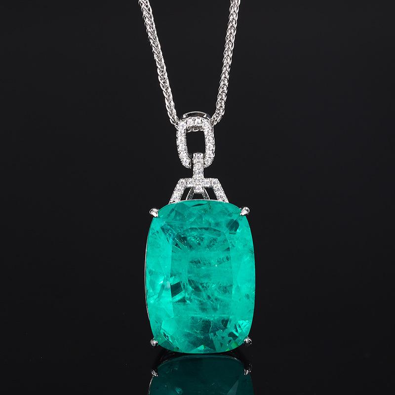Jewelry Copper Bottom Gold-Plated Imitation Emerald Square Diamond Pendant Necklace 20 * 28