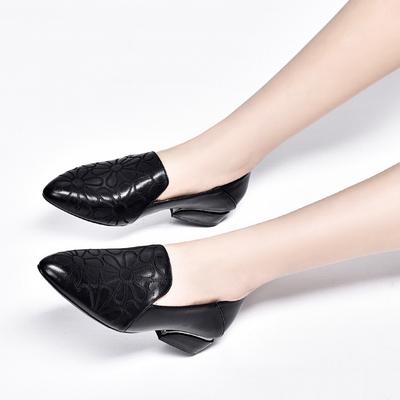 Women's Shoes Spring New Pointed Single Shoes First Layer Cowhide Embroidered Flat Shoes Wear Two Shoes