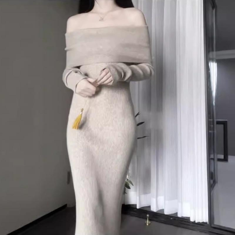 Gentle off-the-shoulder one-word neck dress long dress retro design sense slim temperament rear split knitted long dress