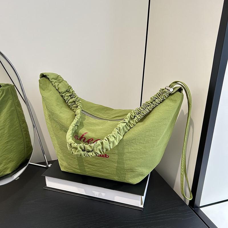 

Large-capacity bag women s summer new casual shoulder messenger bag lazy wind pleated commuter dumpling bag зелёный