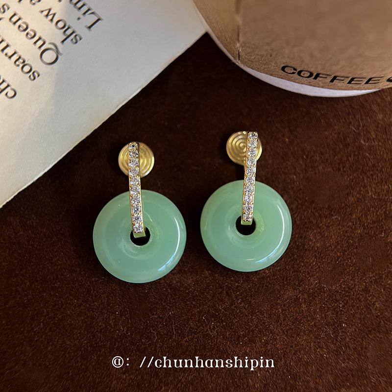 Yang Mi Earrings, Green Agate New Chinese Earrings, National Style, Spring and Summer New Safety Buckle Earrings, Women's
