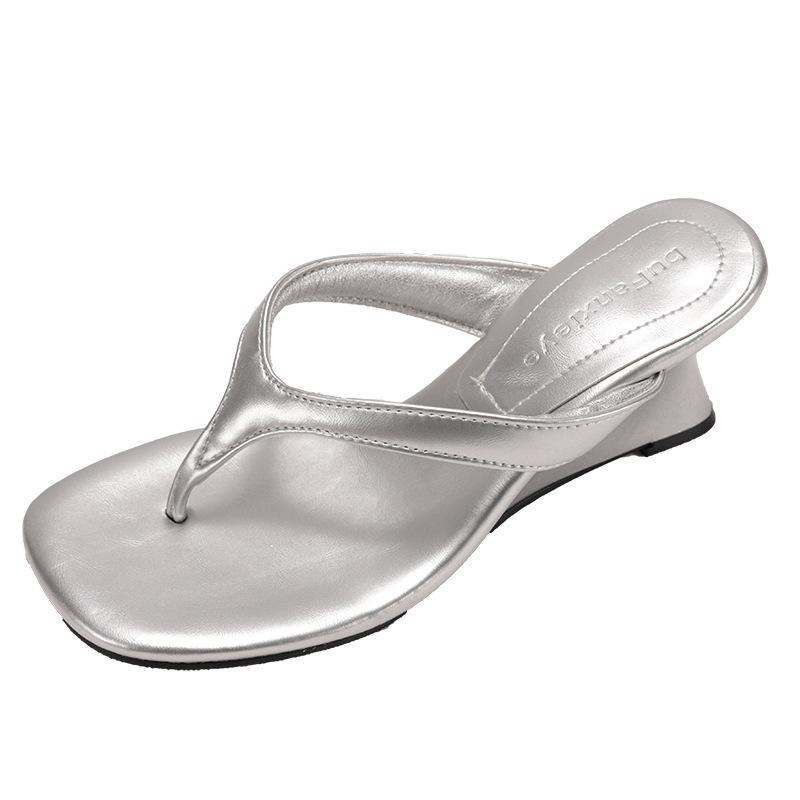 Internet celebrity white slope heel heightened flip-flops women's summer wear 2025 new skirt French cool slippers