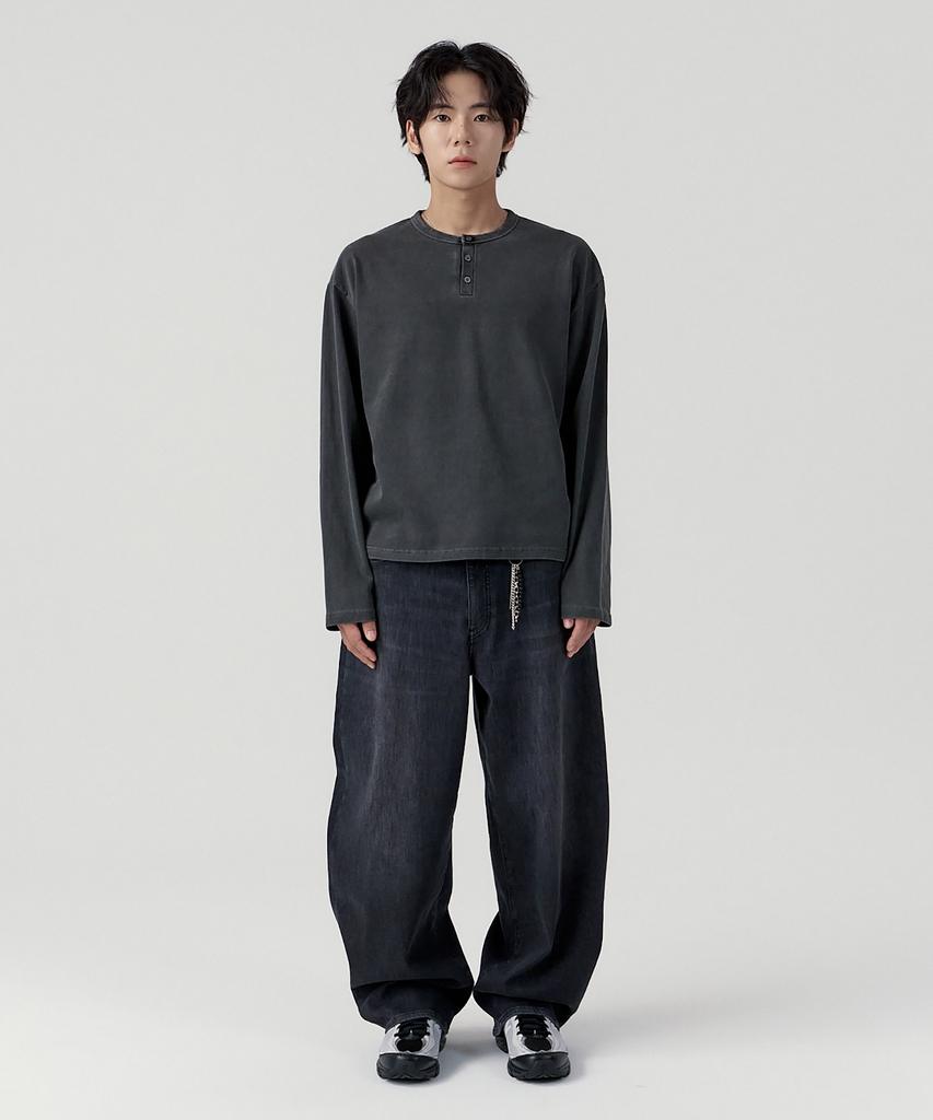 GNOK [Crop] Pigment Henley Neck Long Sleeve T-Shirt [Charcoal]