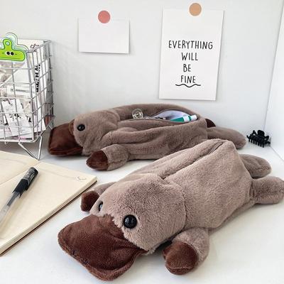Niedliches Federmäppchen mit Cartoon-Schnabeltier, Kosmetiktasche, Plüsch-Stiftetasche, große Kapazität, multifunktionale Aufbewahrungstasche, Schulbedarf
