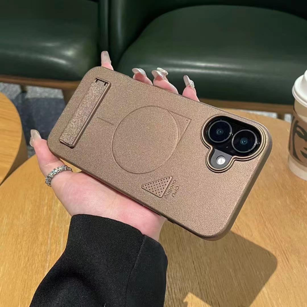 

Suitable for Ip16 Phone Cases, Metal Lacquer Leather Texture, Apple 15promax Stand, Magnetic Attraction, 12/13/14 Full Package Apple 16Plus