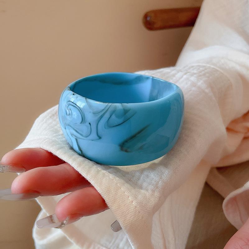 European & American Snake Pattern Metal Bangle - Luxury Fashion Bracelet with Unique Design