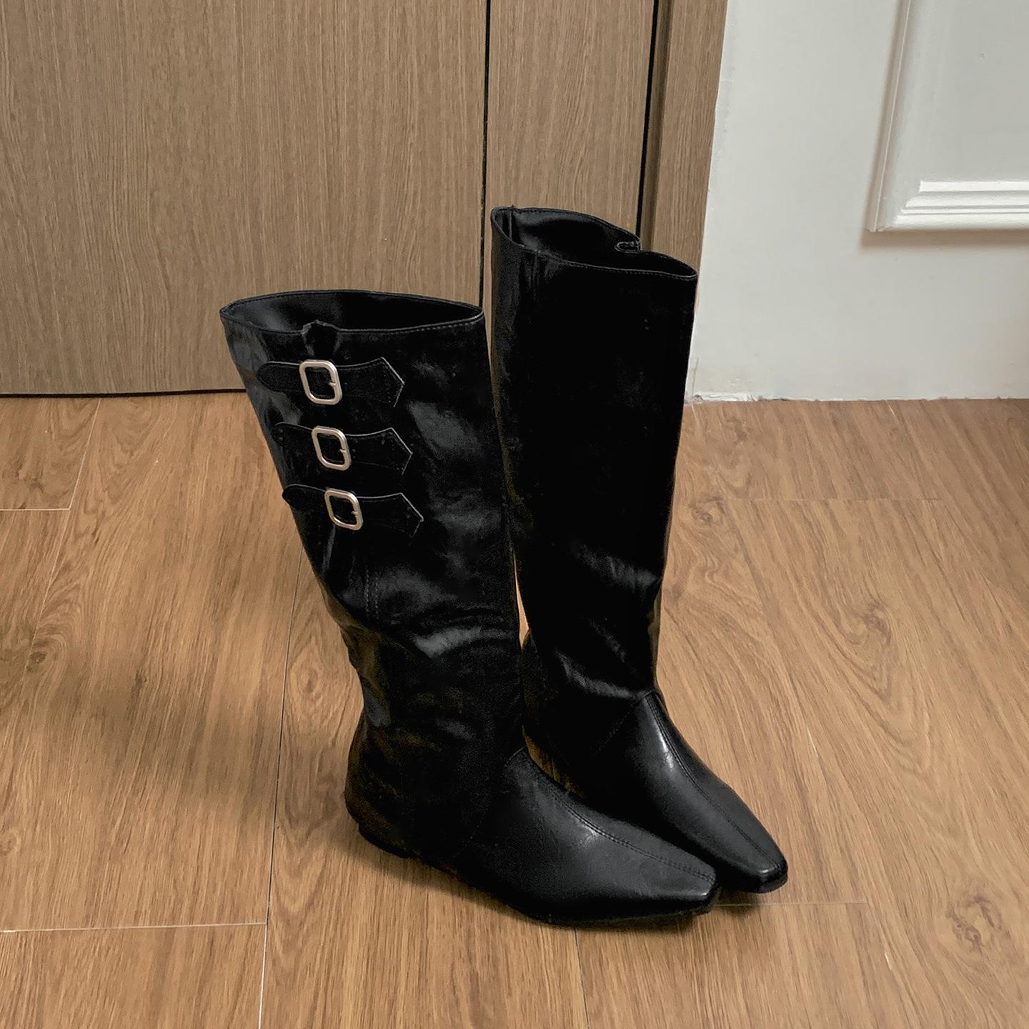 

Black retro platform boots women s boots 2025 new autumn with skirt slim Maillard style knight boots 35 чёрный