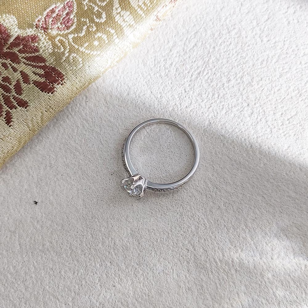S925 Sterling Silver 1.5 Carat Moissanite Half-Mountain Ring