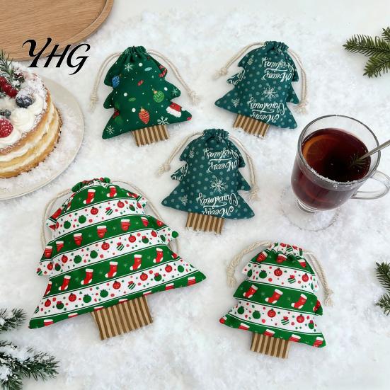 Lightweight Fabric Pouches Christmas Tree Shaped Gift Bags with Drawstring, Reusable Holiday Bags, Drawstring Storage Winter Goodie for Present