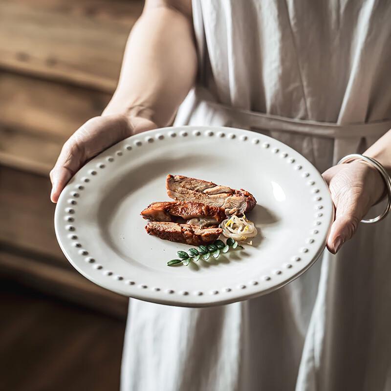 Nordic Style Round Ceramic Dinner Plate with Bead Relief
