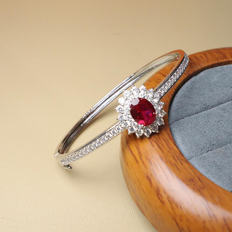 Модный браслет с цирконами и красно-синими цветами Width: 1.9cm, Circumference: 6cm, Weight: ~13g красный