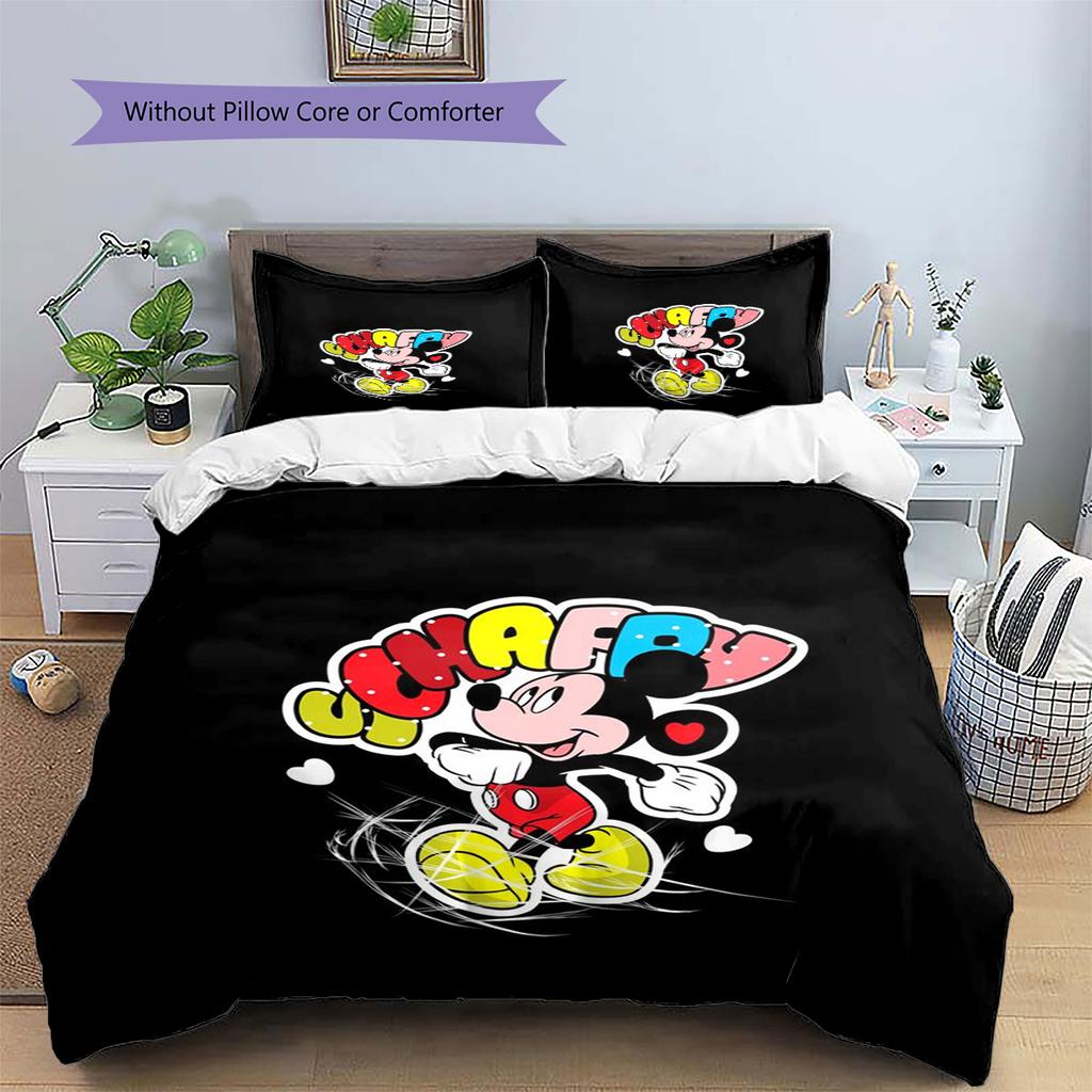 A Soft, Creamy Mickey & Minnie Print Bedding Set – The Perfect Choice for Decorating A Child's Bedroom. Comfortable and Warm.