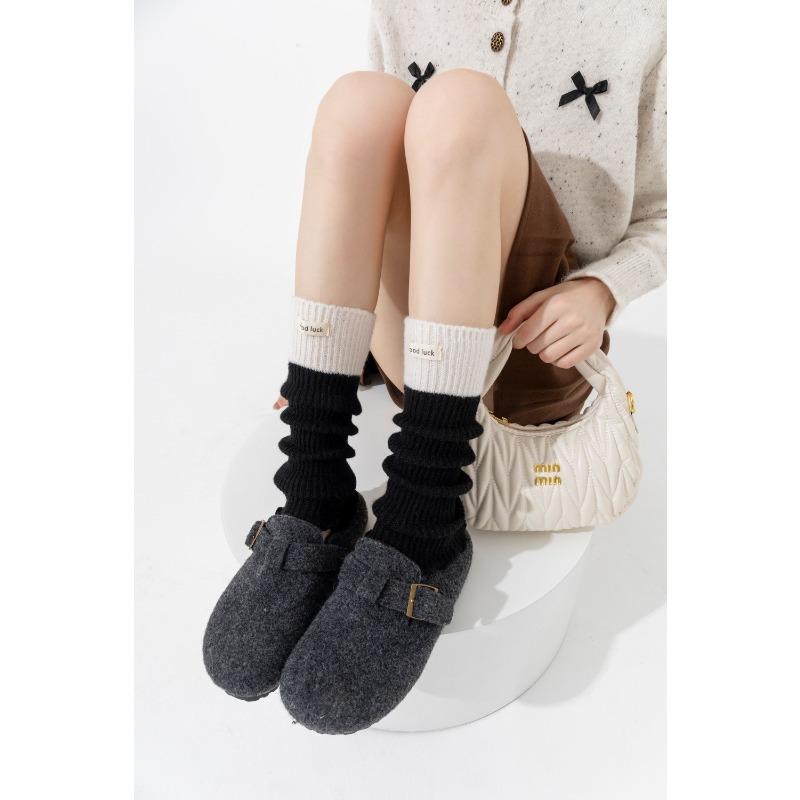Women's Autumn and Winter Woolen Pile Socks with Fabric Labels, Color-blocking Knitted Long Stockings, Thickened Warm Calf Socks