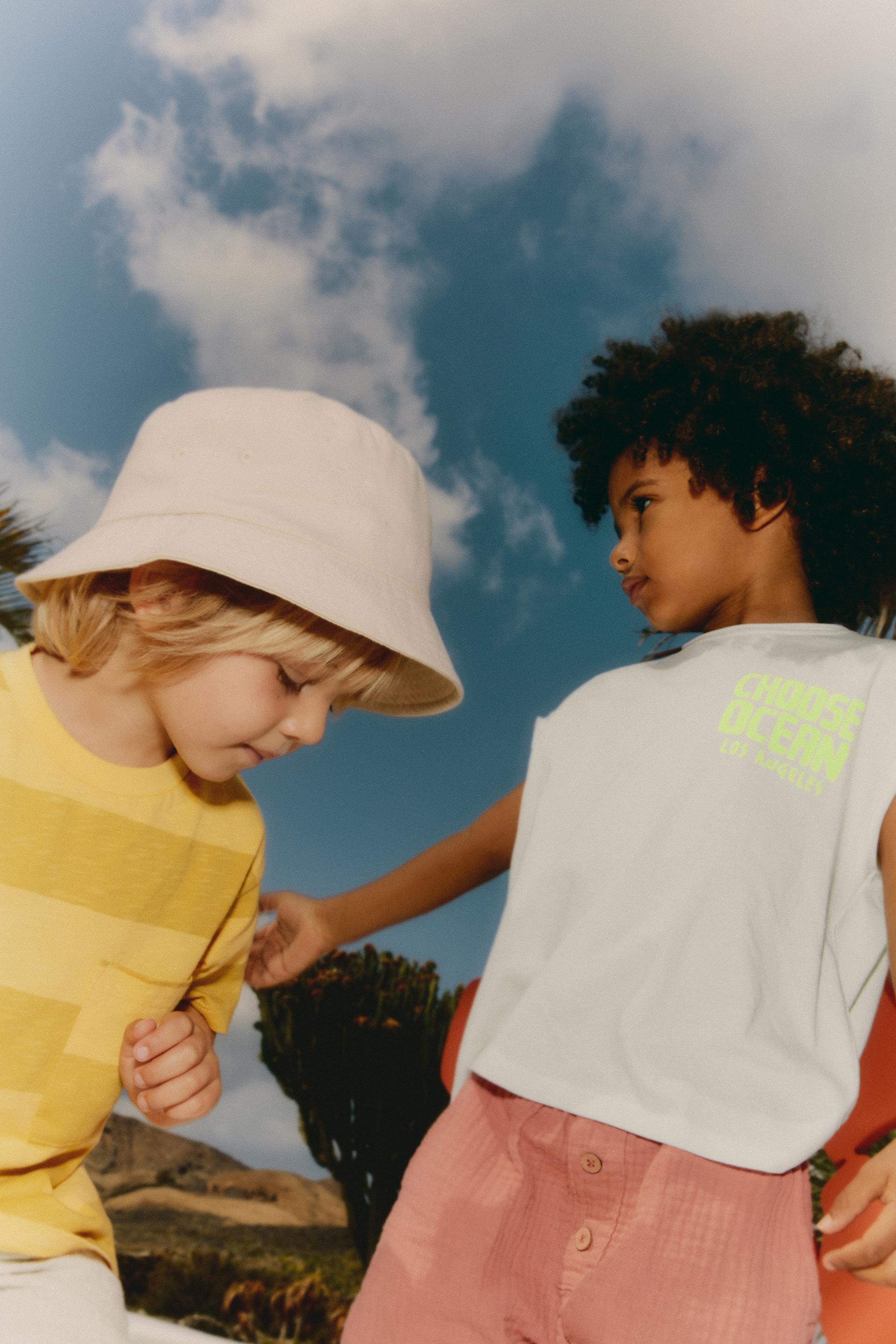 

ФУТБОЛКА С НЕОНОВЫМ СЛОГАНОМ