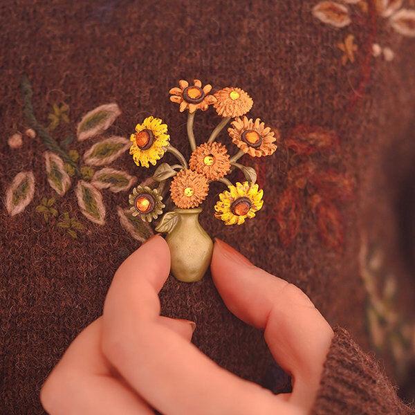 Retro Sunflower Flower Crystal Brooch Pin Corsage Pin Women Party Jewelry Gift