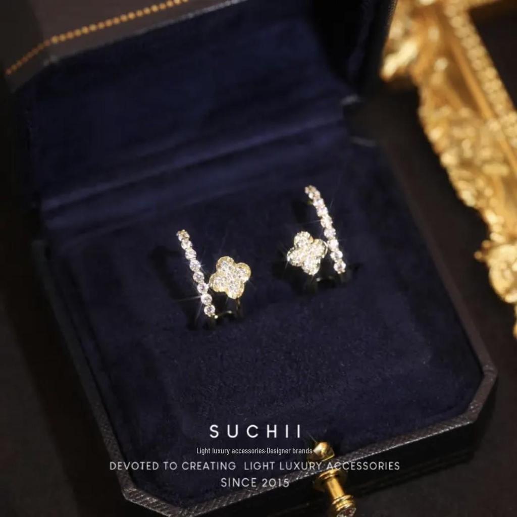 Autumn 2022 Light Luxury Four-Leaf Clover Diamond Earrings: Stylish, Versatile, and Elegant.