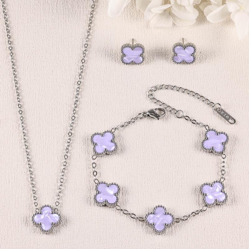 Four-leaf Clover Three-piece Necklace Bracelet and Earring Set - A Luxurious Colorful Fashion Jewelry Set