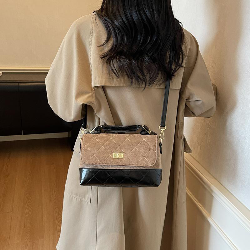 

Осенняя сумка-мессенджер высокой стоимости женская сумка новая матовая кожаная сумочка контрастного цвета цепочка на плечо хаки