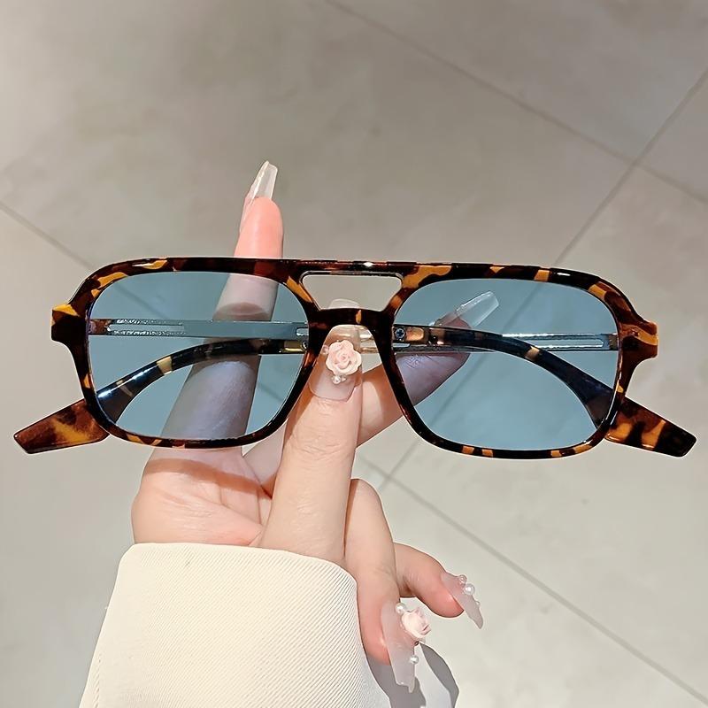 One Pair of Retro Square Frame Women'S Fashion Glasses Pilot Small Frame Classic Glasses Frame Very Suitable for Street Style