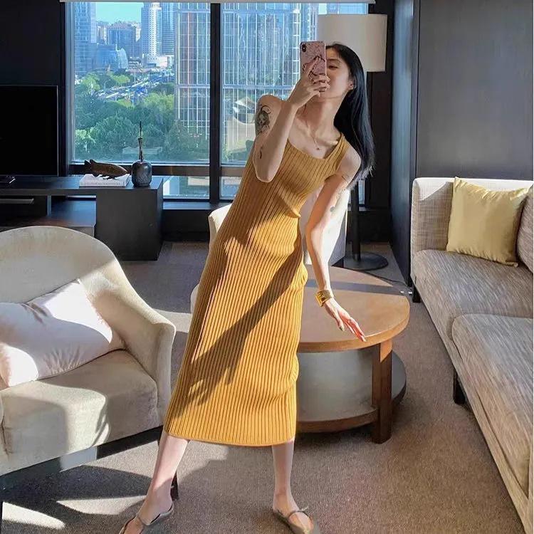 

Имбирно-желтое платье макси в рубчик на тонких бретелях, облегающее фигуру, для женщин One Size (recommended for up to 125 lbs)