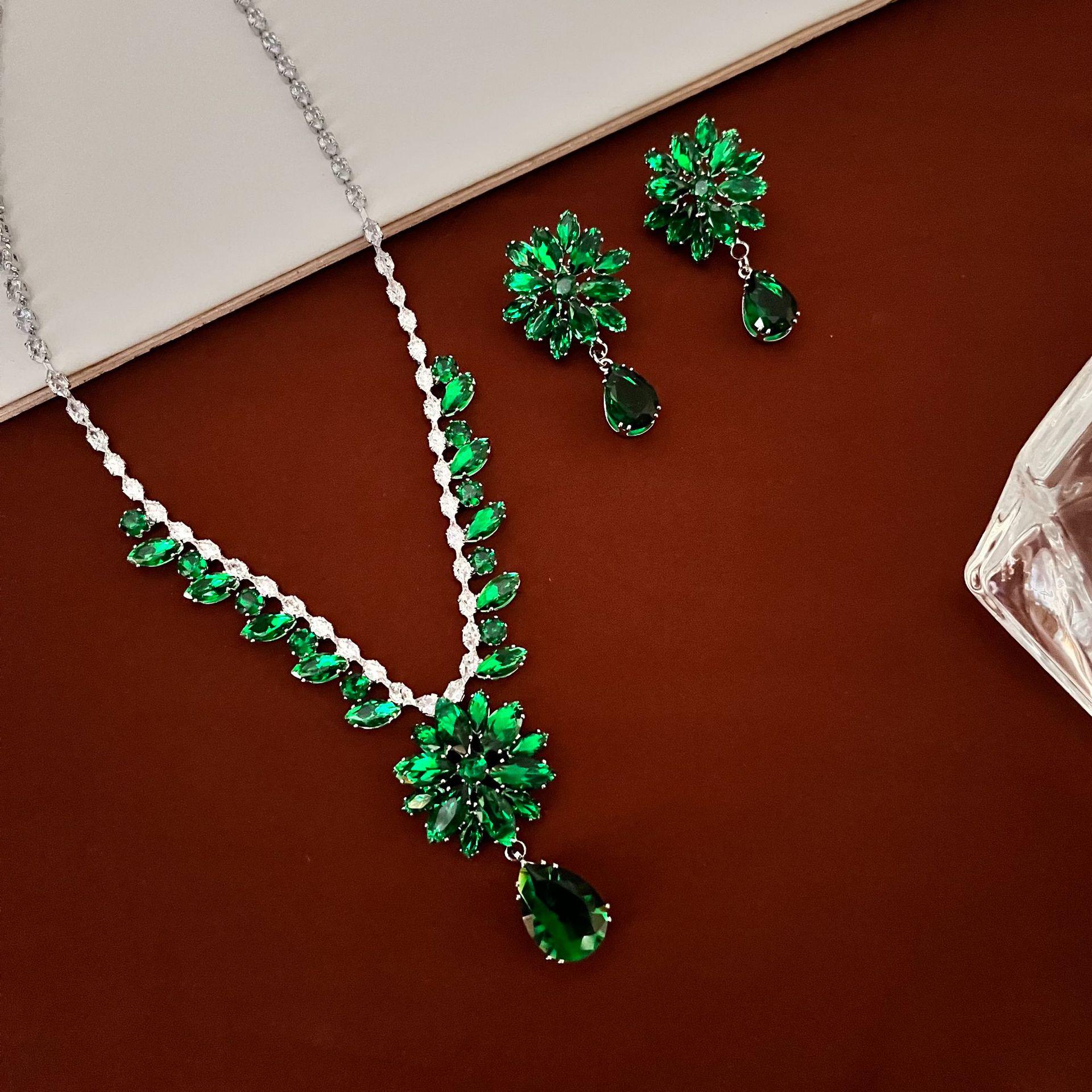 European  American Style Zircon Flower Necklace  Earring Set - Women s Elegant Design Accessories