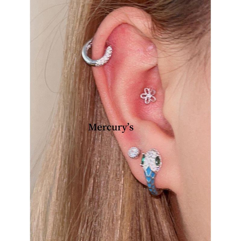 

Руди в дикой природе Тяжелая промышленность Змеевидный посеребренный зажим для ушей Стиль горячей девушки Серьга Зеленый глаз Змея Пусеты-серьги Spirit snake ear buckle Blue 1