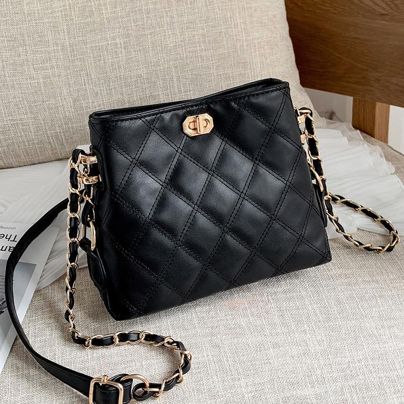 

High-end small bag women s new trendy spring and summer fashion messenger bag versatile ins foreign style rhombus chain bag чорний
