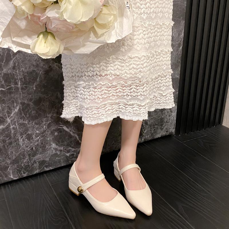 Mode 2025 Retro-Stil Damen Pumps Lässig Schnalle Damen Niedriger Absatz Klassische Schuhe Metallische Dekoration Flacher Ausschnitt Einzelne Schuhe