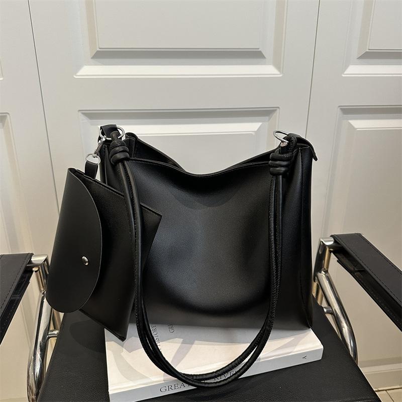 This Year's Popular Bags Women's Large-capacity Commuter Bags 2025 New Summer Retro Fashion Shoulder Bags Bucket Bags