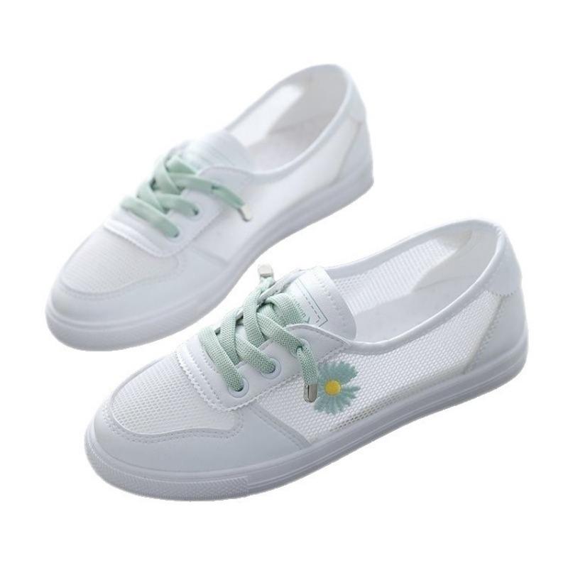 Thin and Breathable Shoes Are Versatile Students Can Wear Flat Shoes on One Foot