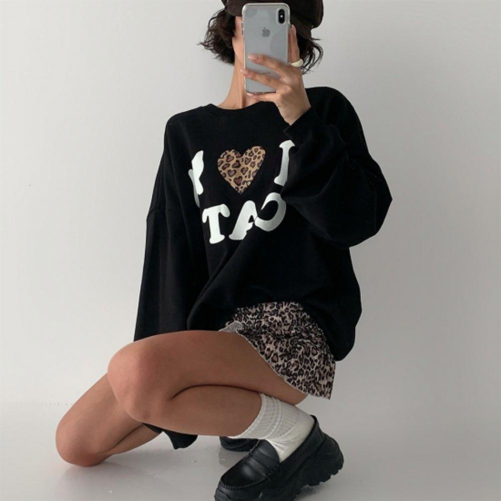 New Arrivals Open Run Women Leopard Print Cat Graphic Oversized Sweatshirt