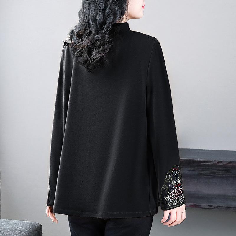 Camiseta de Felpa Bordada de Cuello Semi-Alto para Mujeres de Mediana Edad - Colección Otoño/Invierno