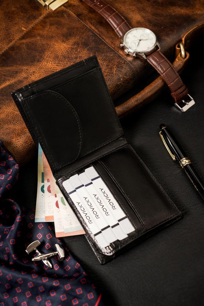 Classic Men's Wallet Made of Natural Leather - Peterson