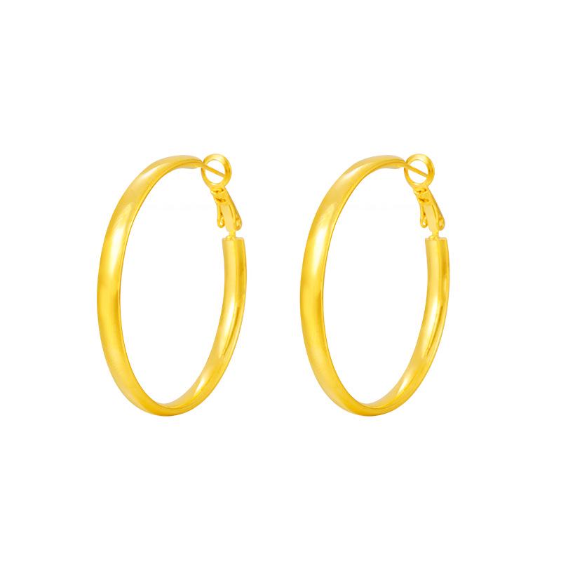 Runde Ohrringe aus glatter Kupferlegierung - Schlichte goldfarbene Creolen für Damen, vielseitiges großes Design