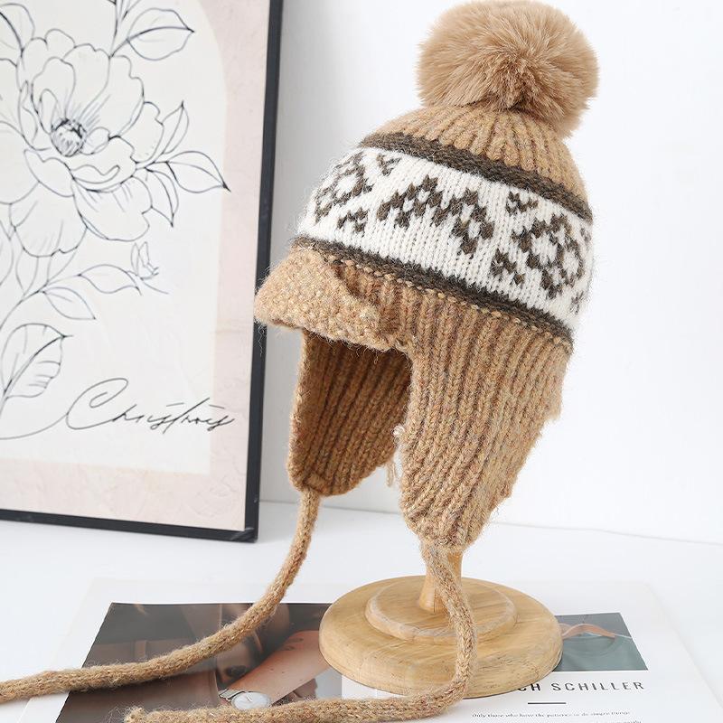 Retro Knitted Autumn and Winter Warm Ear Protection Lei Feng Hat Shows a Small Face, New Wool Knitted Pullover Cold Hat