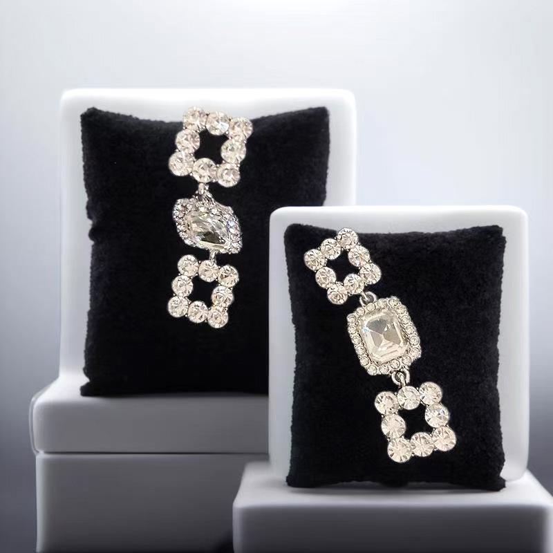 Geometric Diamond Tassel Earrings – Elegant Korean Luxury Jewelry for Women.